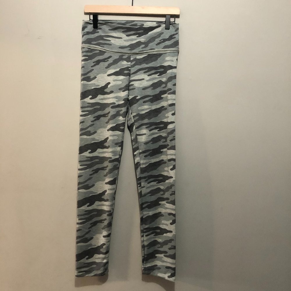 MTS High Waist Super Soft Legging Camo Print Medium